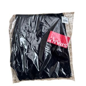 Spanx NWT Everyday Legging Size Medium